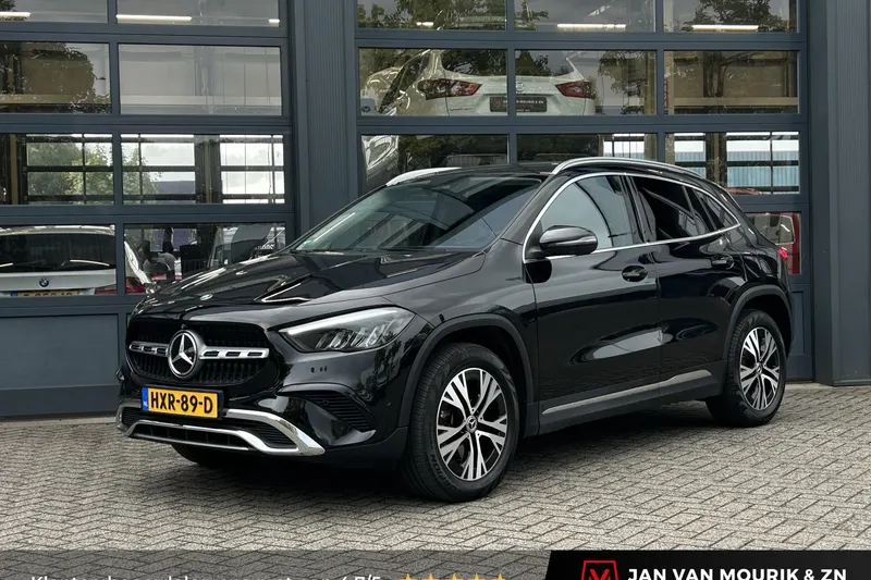 Mercedes-Benz GLA (2023)