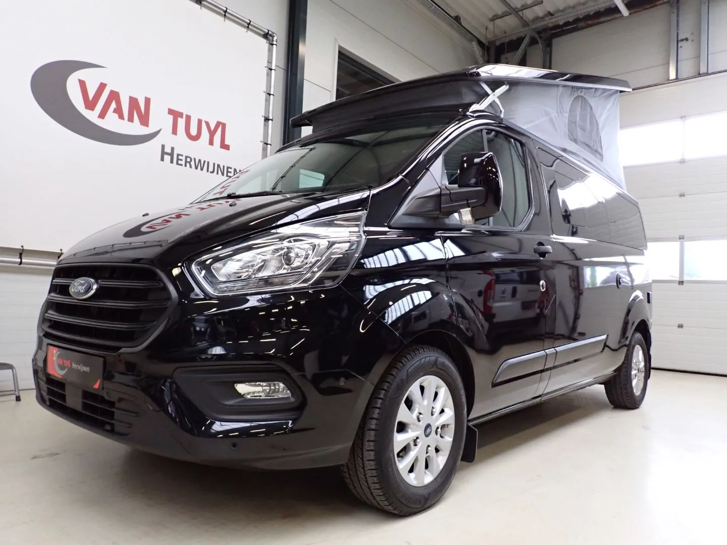 Ford Westfalia (2023) — foto 1