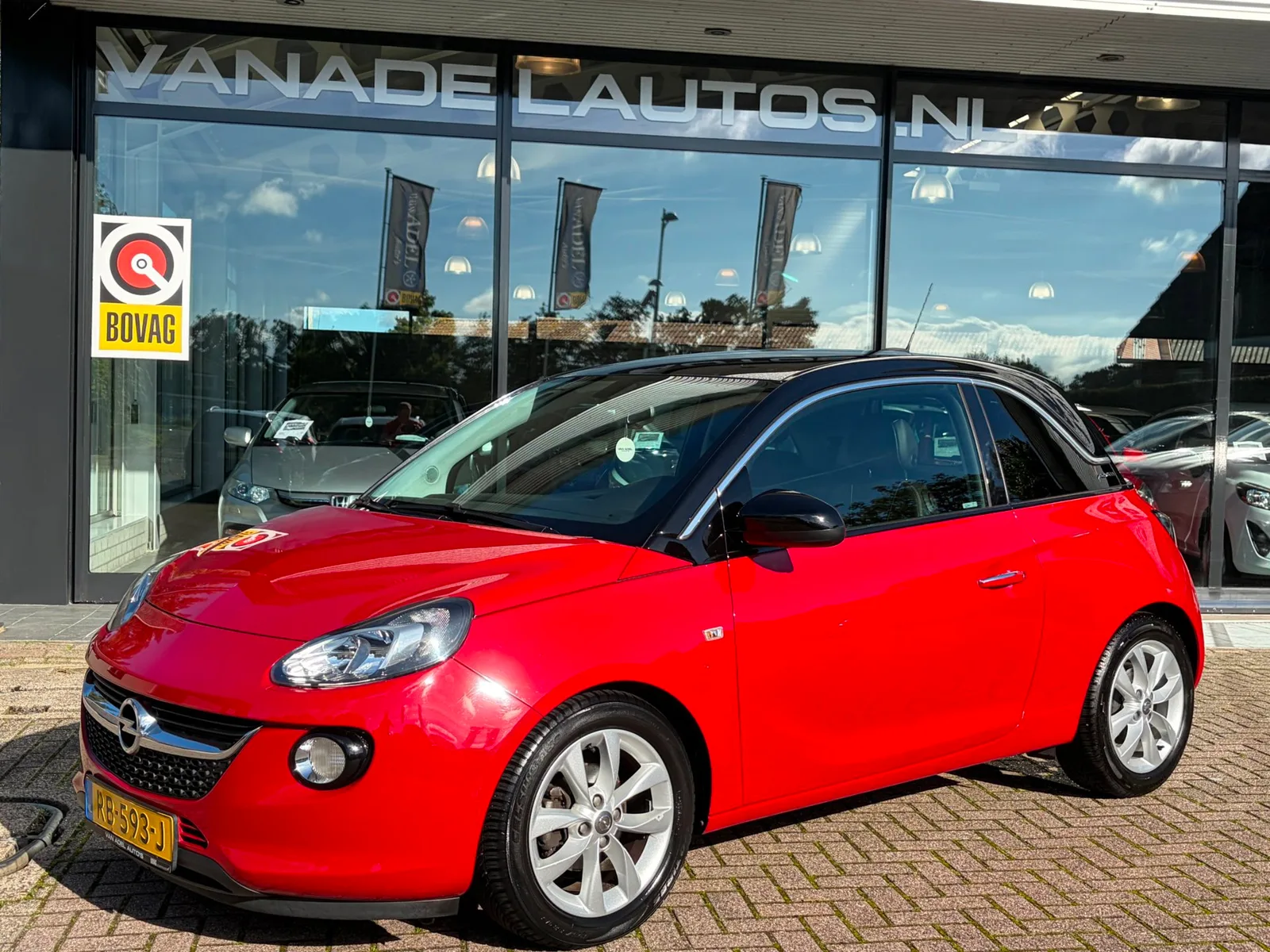 Opel Adam (2017) — foto 1