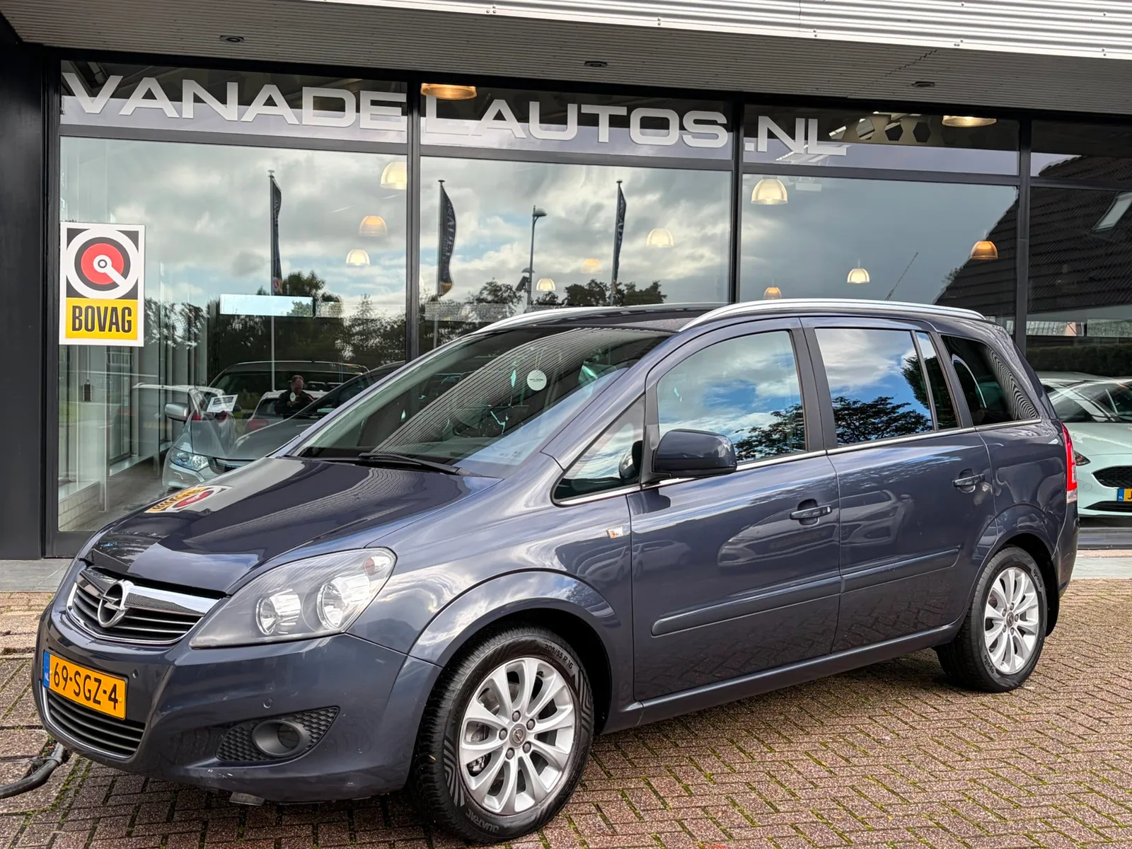 Opel Zafira (2011) — foto 1