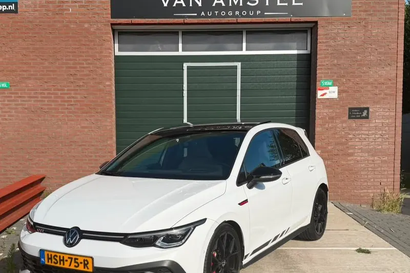 Volkswagen Golf (2023)