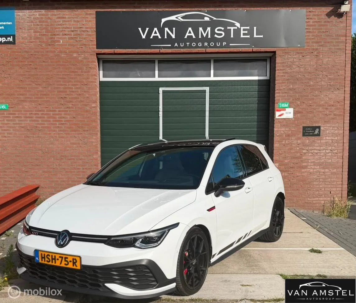 Volkswagen Golf (2023) — foto 1
