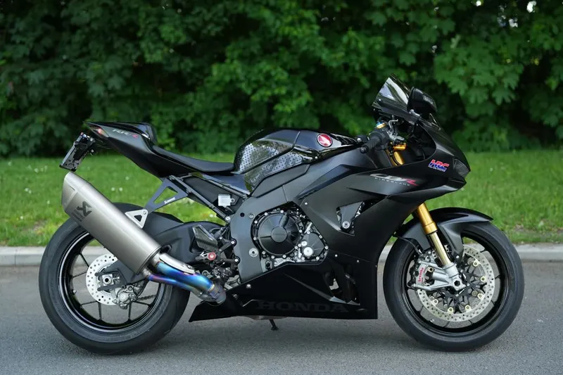 Honda CBR1000RR (2025)