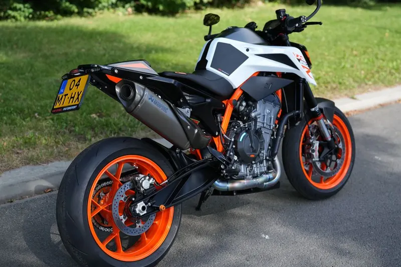 KTM 890 Duke (2021)