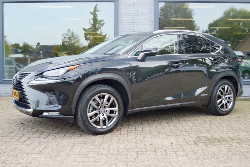 Lexus NX (2018)