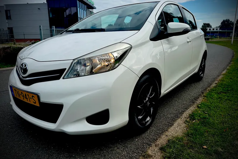 Toyota Yaris (2012)