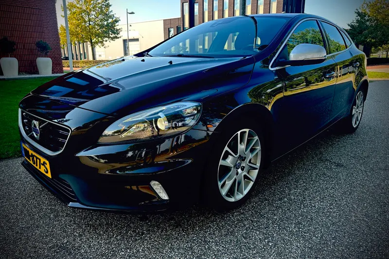 Volvo V40 (2015)