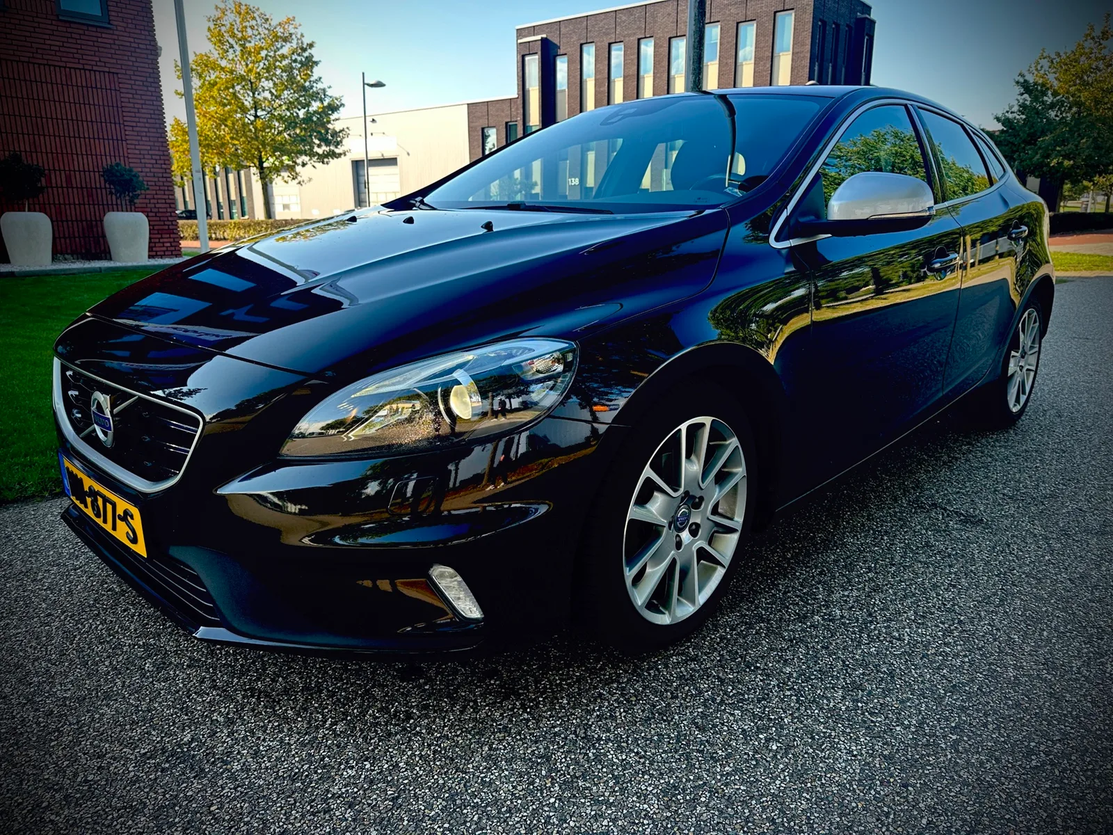 Volvo V40 (2015) — foto 1