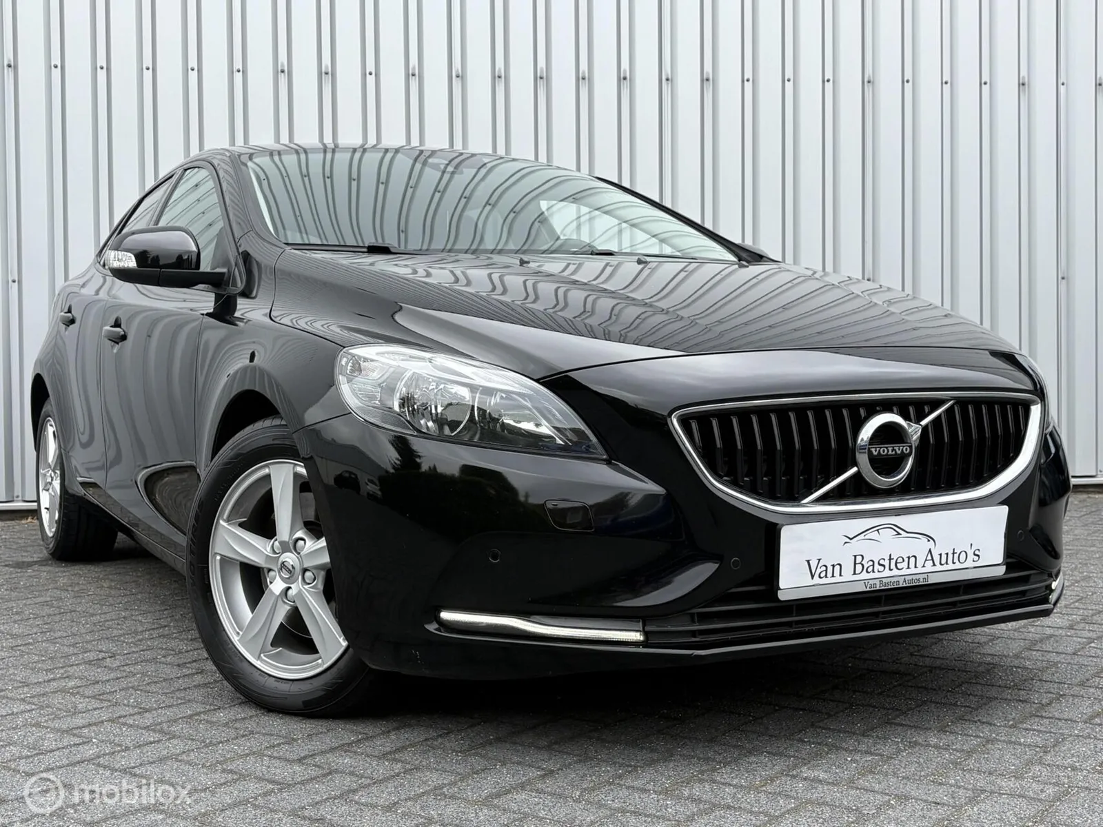Volvo V40 (2017) — foto 1
