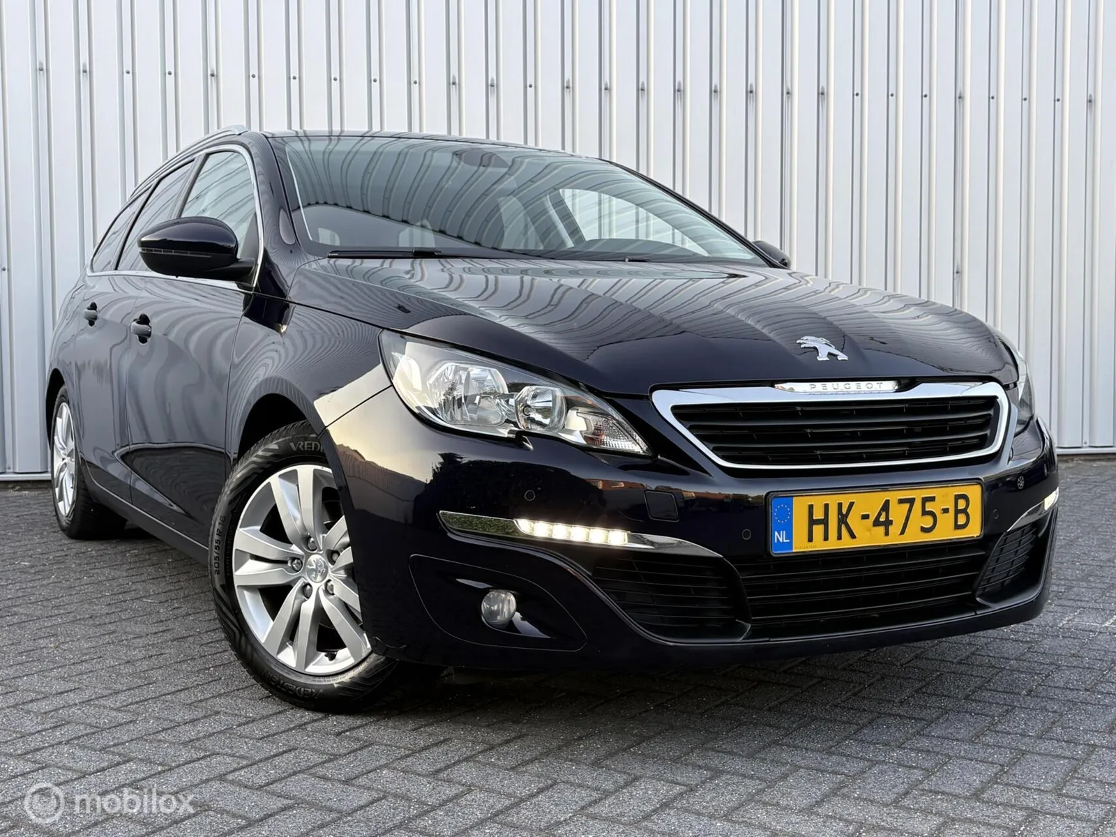 Peugeot 308 (2015) — foto 1