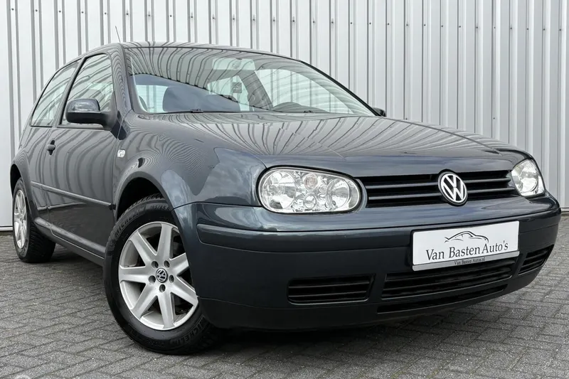 Volkswagen Golf (2003)