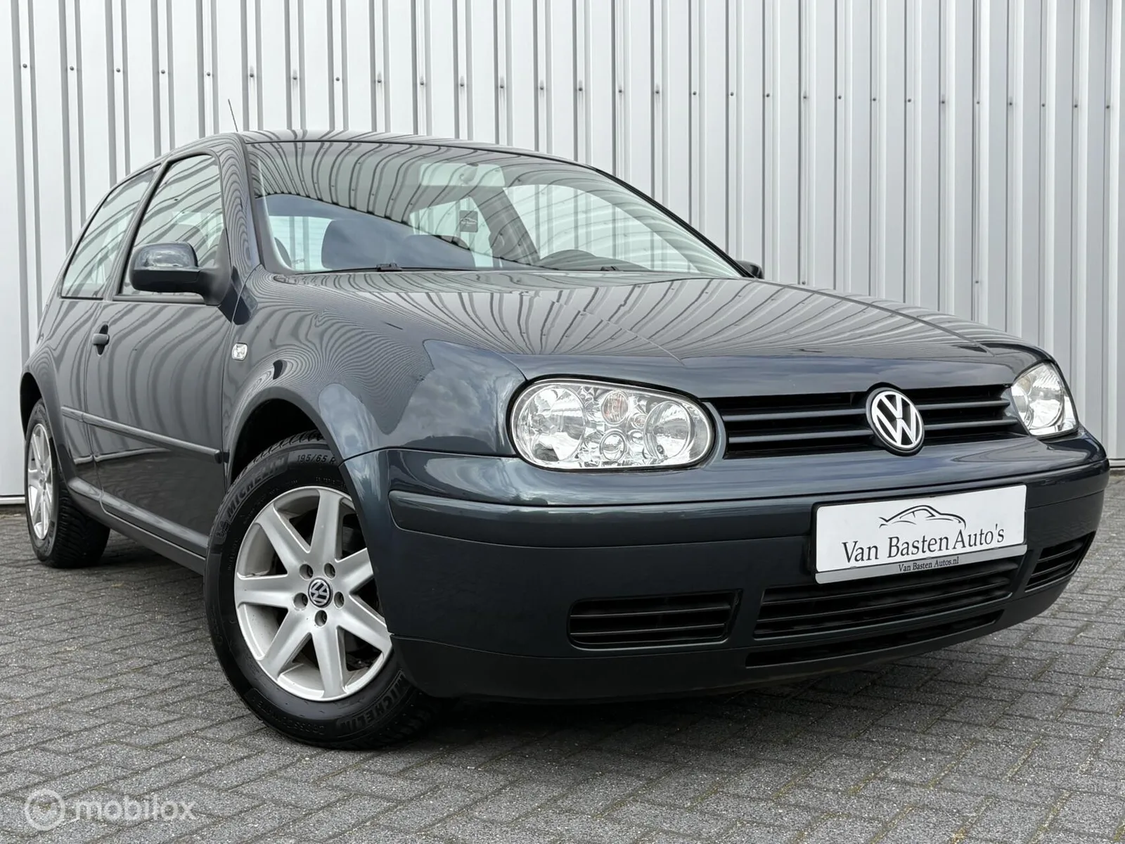 Volkswagen Golf (2003) — foto 1