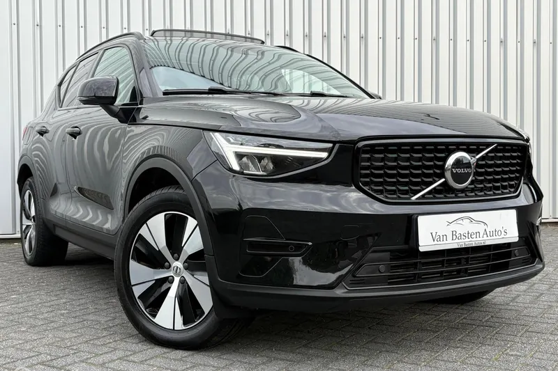 Volvo XC40 (2023)