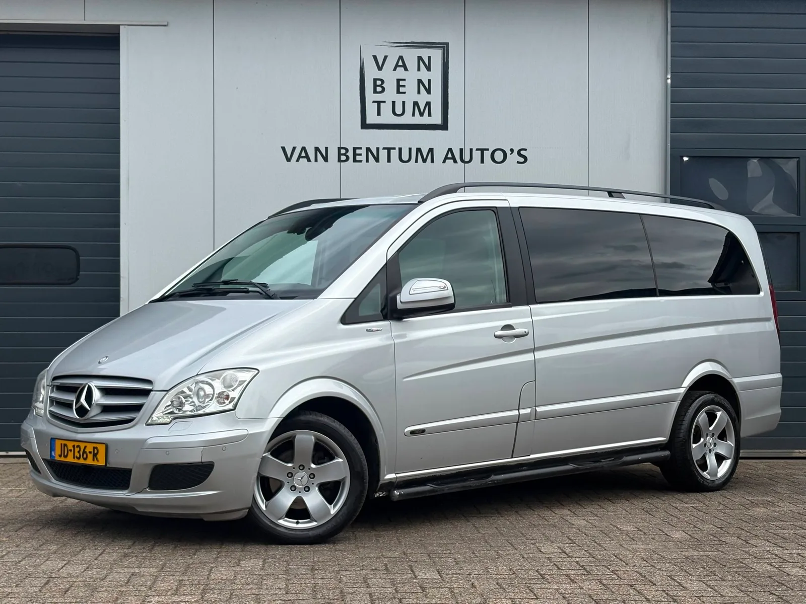 Mercedes-Benz Viano (2011) — foto 1