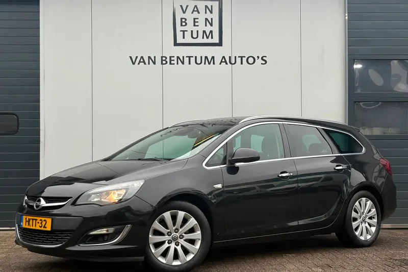 Opel Astra Sports Tourer (2013)