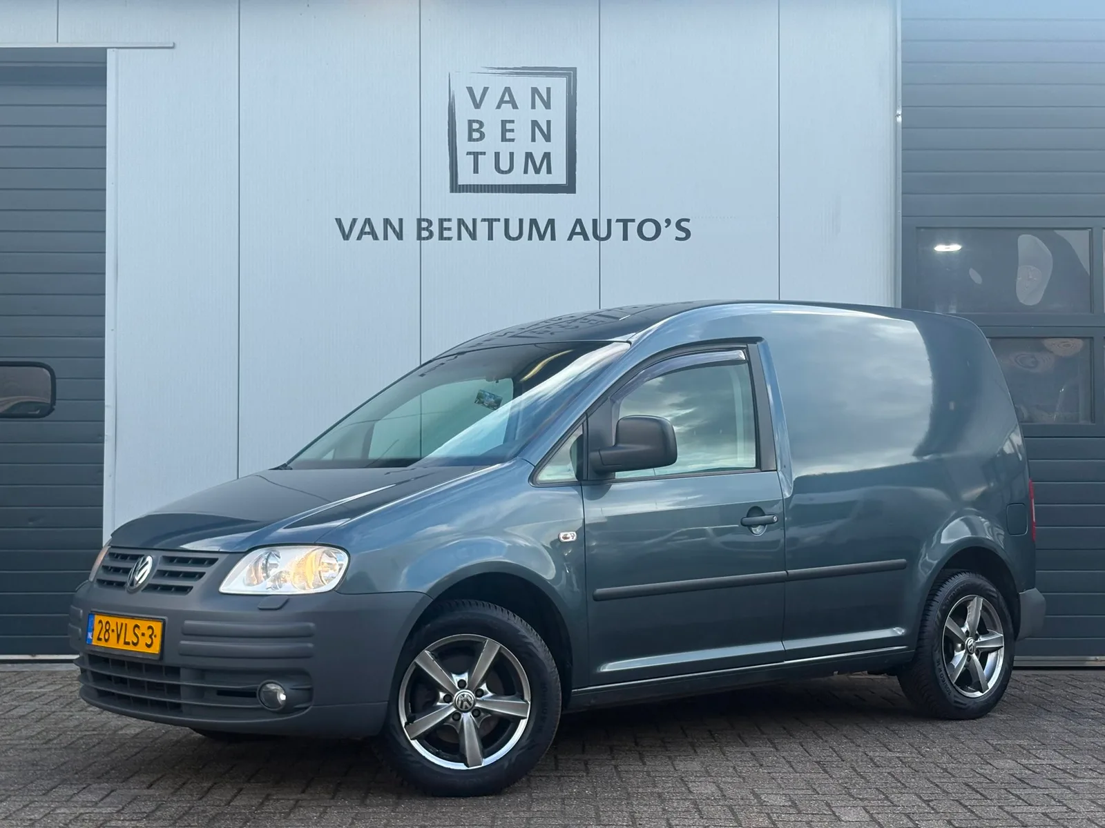 Volkswagen Caddy (2008) — foto 1