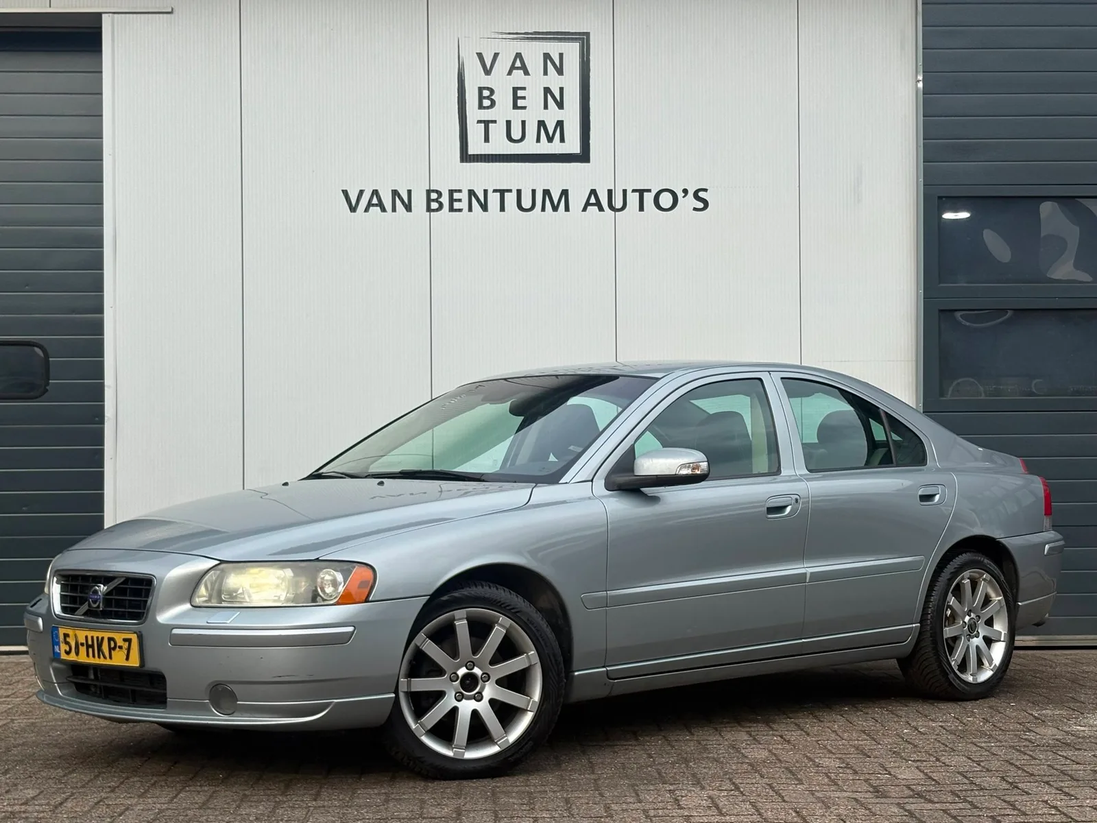 Volvo S60 (2009) — foto 1