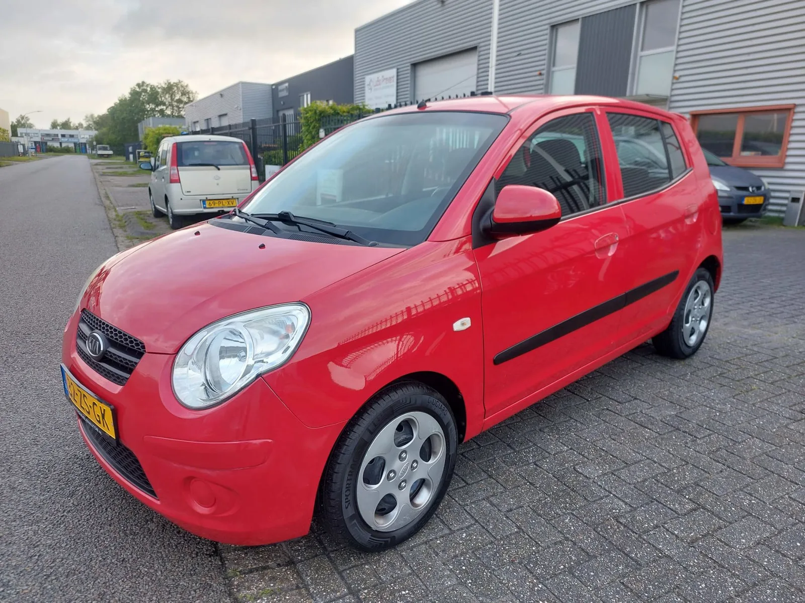 Kia Picanto (2008) — foto 1
