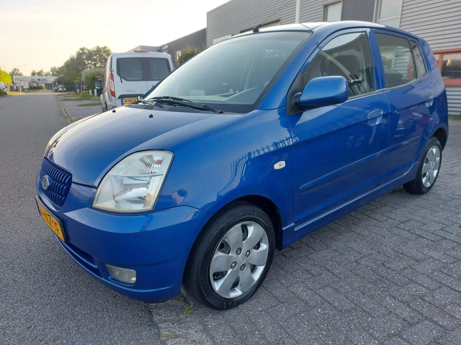 Kia Picanto (2004) — foto 1
