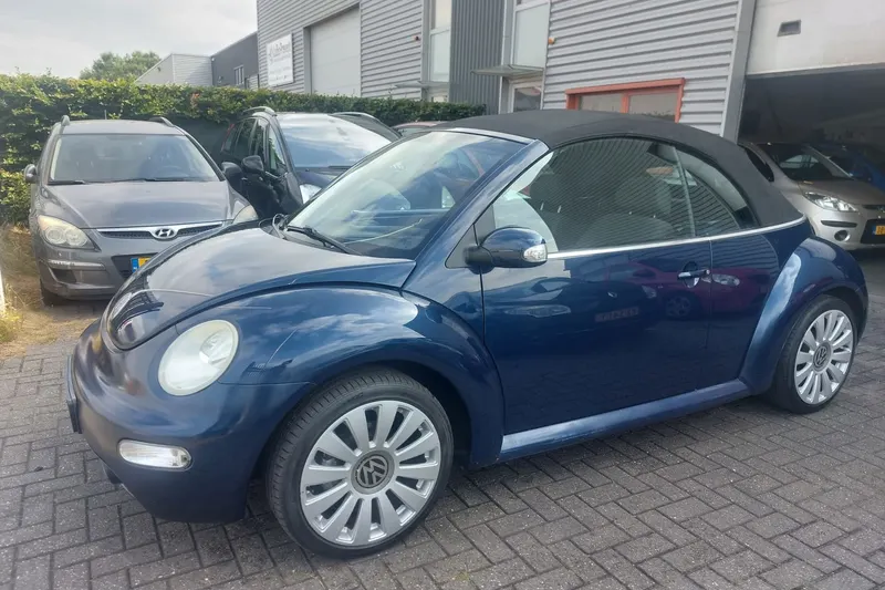 Volkswagen New Beetle (2003)