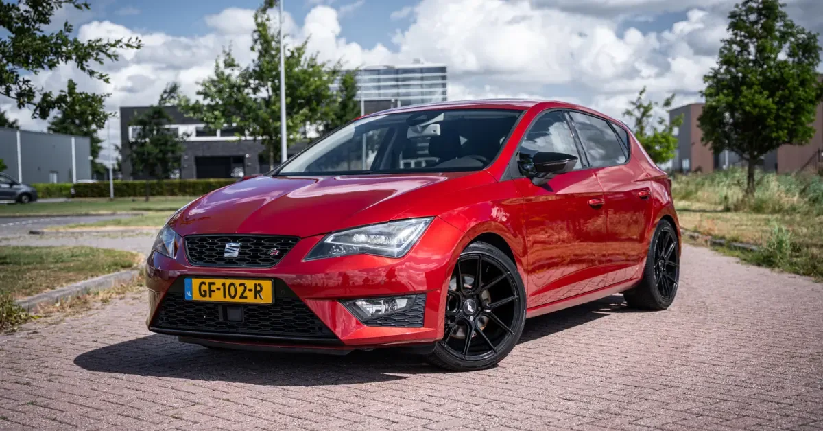 SEAT Leon (2015) — foto 1