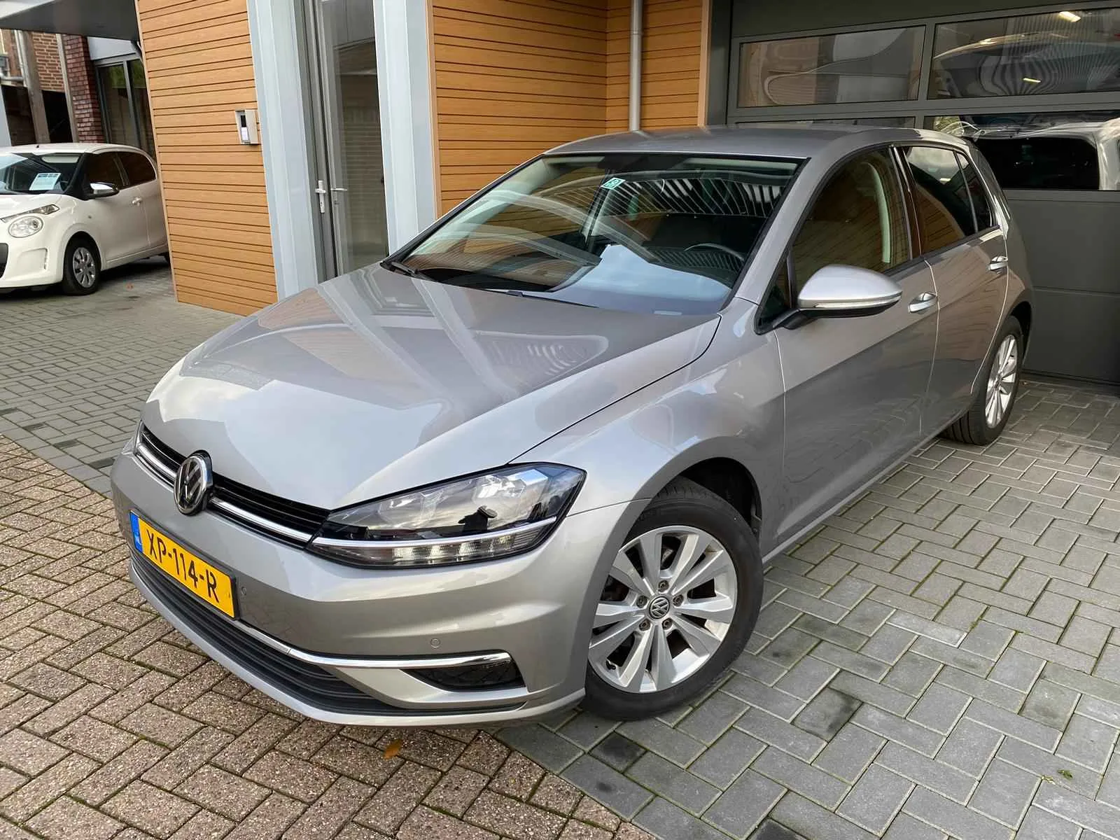 Volkswagen Golf (2019) — foto 1
