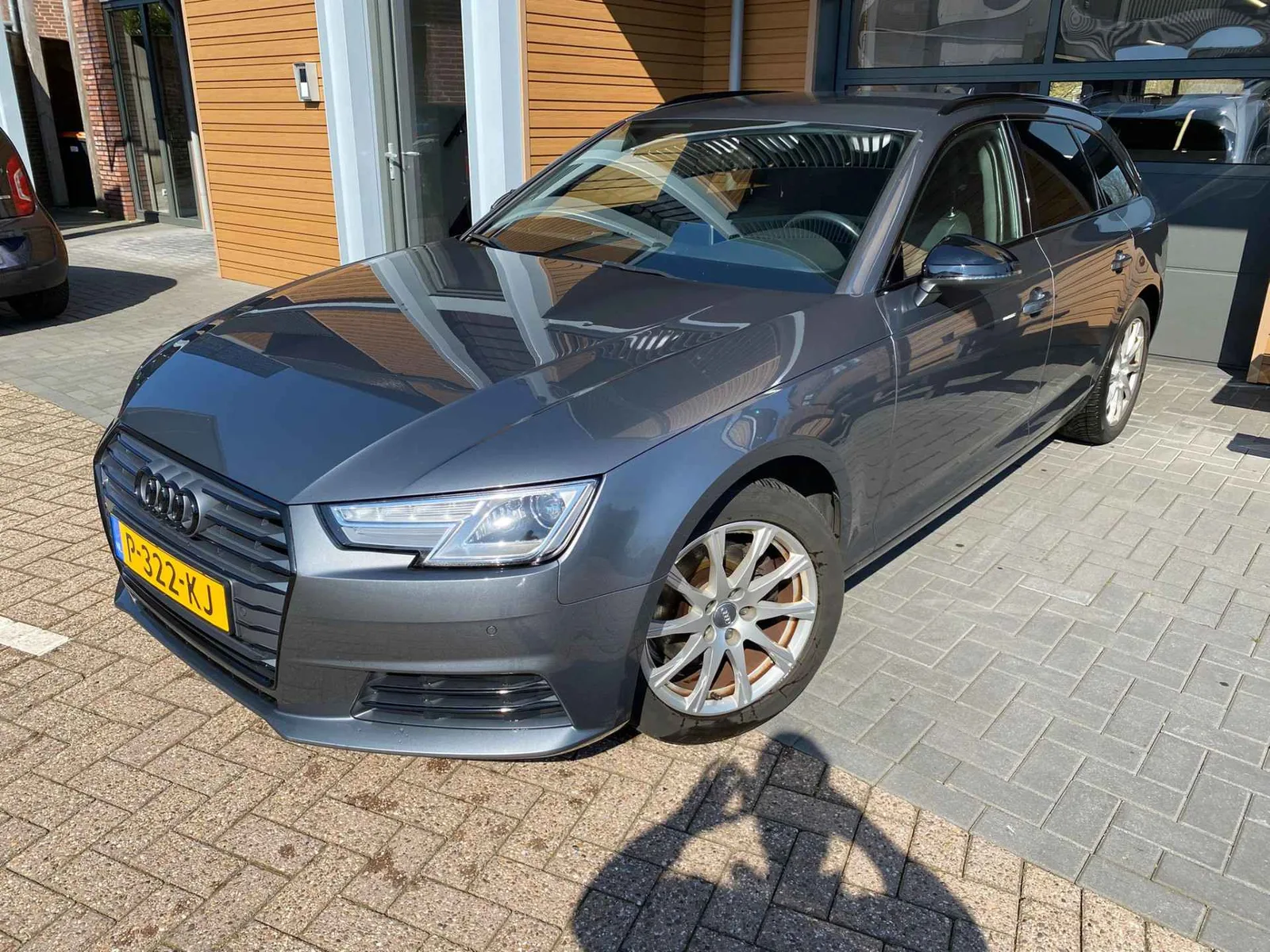 Audi A4 (2017) — foto 1