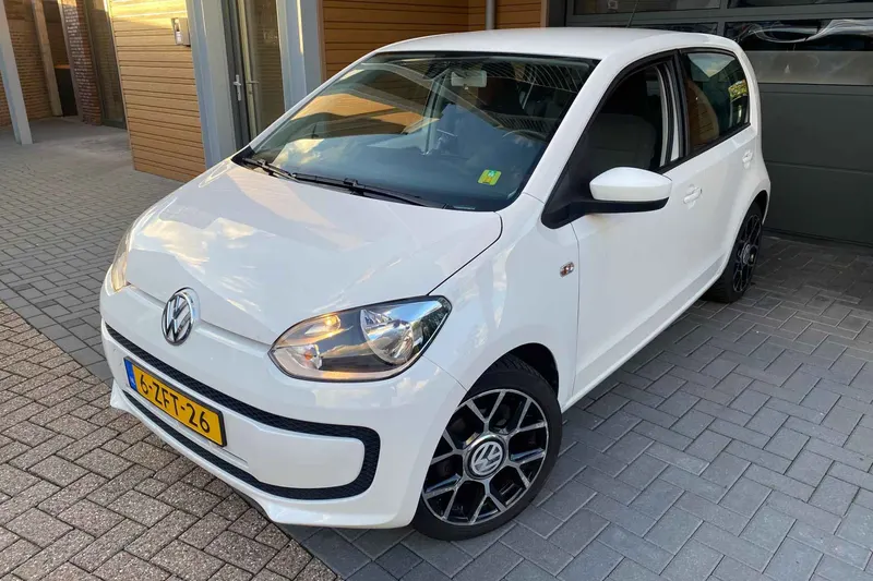 Volkswagen Up! (2015)