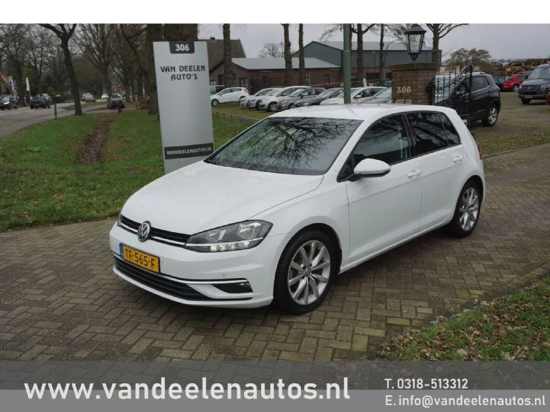 Volkswagen Golf (2018) — foto 1