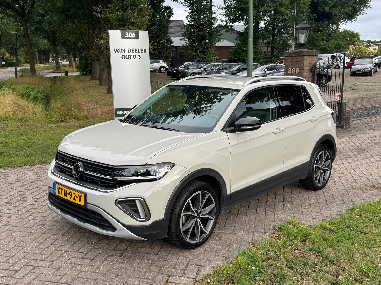 Volkswagen T-Cross (2024) — foto 1