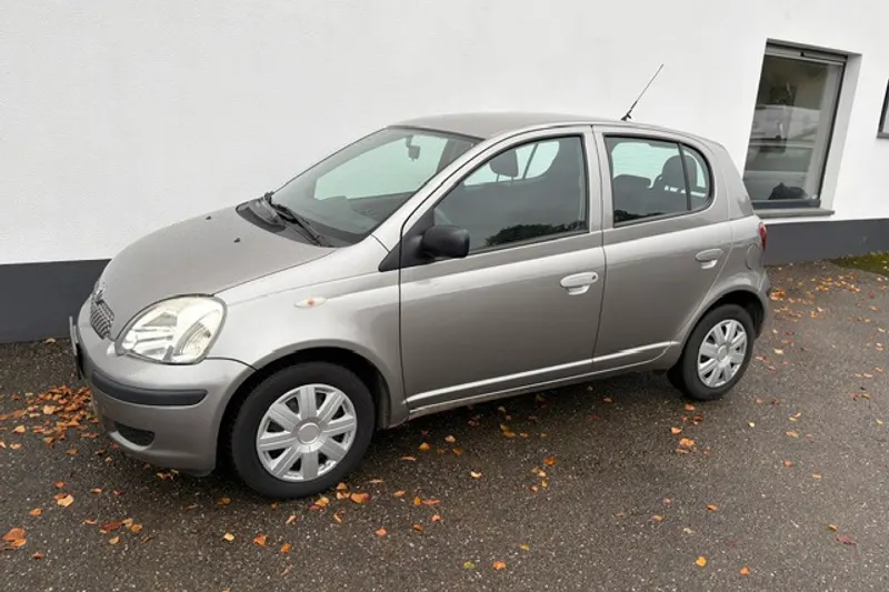 Toyota Yaris (2004)
