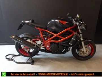 Honda CBR 900 RR Fireblade (2026) — foto 1