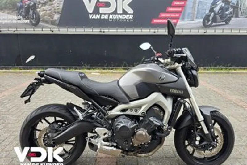 Yamaha MT-09 (2015)