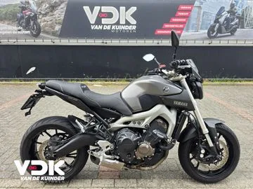 Yamaha MT-09 (2015) — foto 1