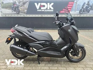 Yamaha XMAX 300 Tech MAX (2024) — foto 1