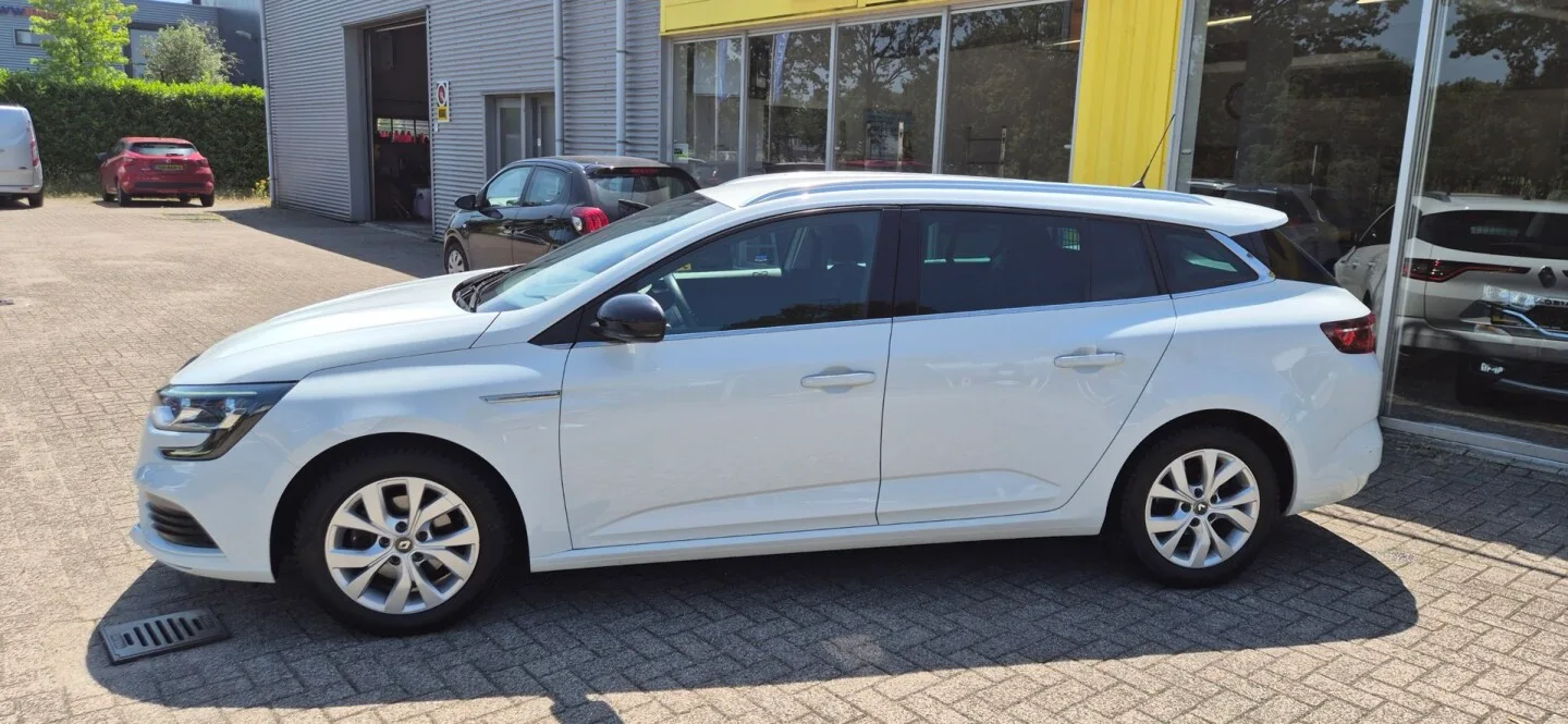 Renault Mégane (2020) — foto 1