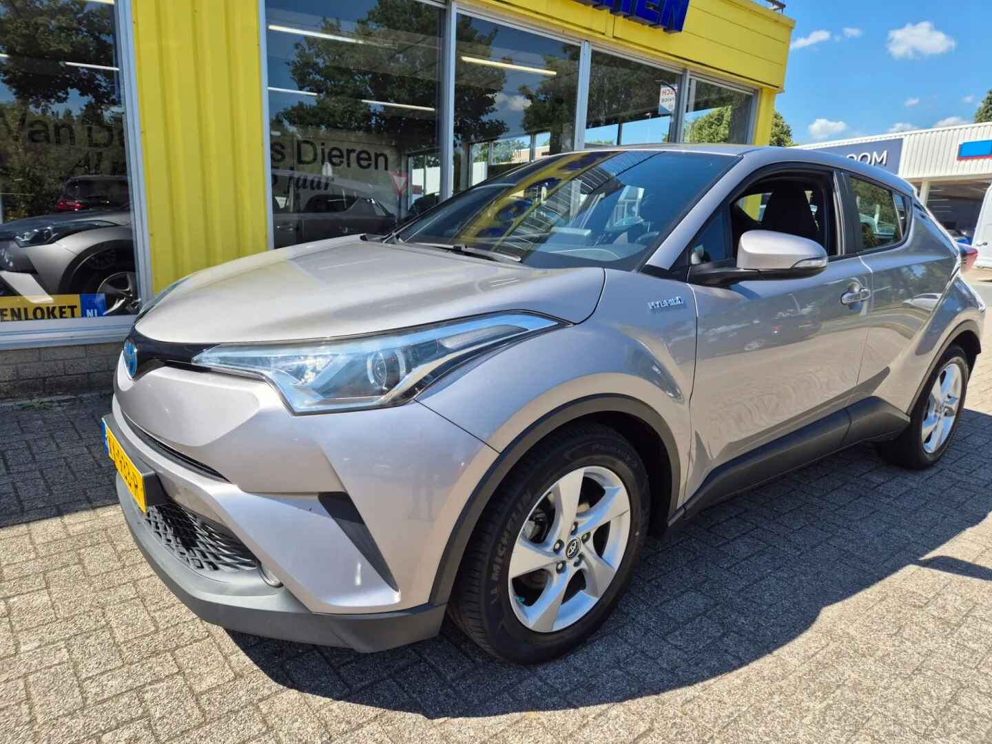 Toyota C-HR (2019) — foto 1
