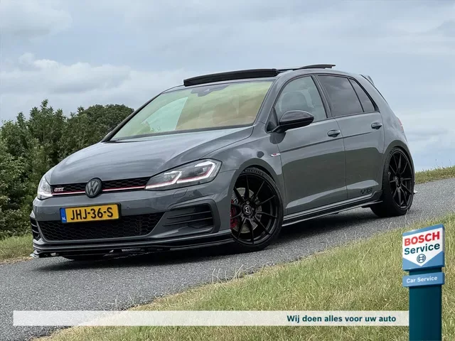 Volkswagen Golf (2019) — foto 1