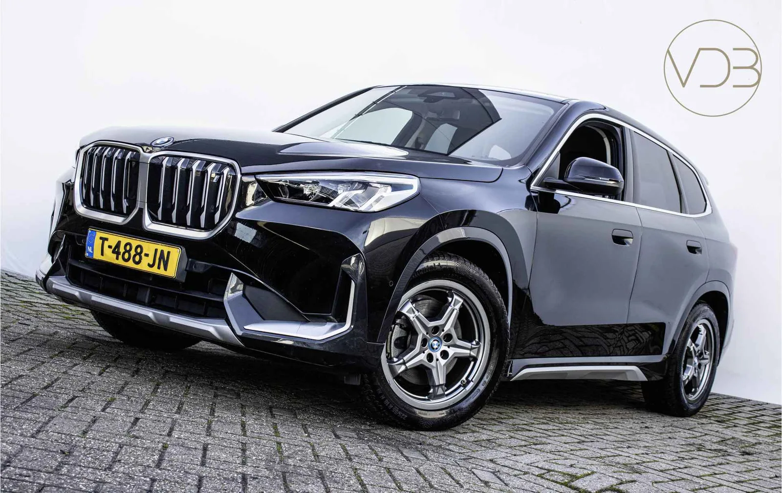 BMW iX1 (2023) — foto 1