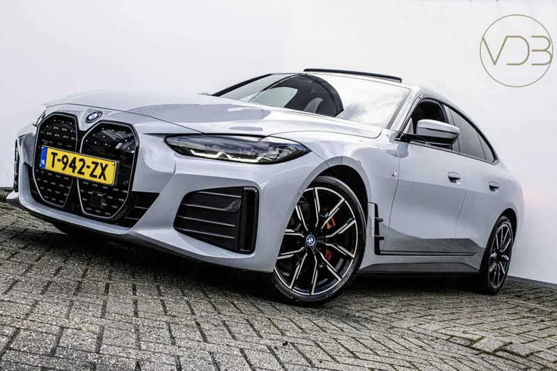 BMW i4 (2023)