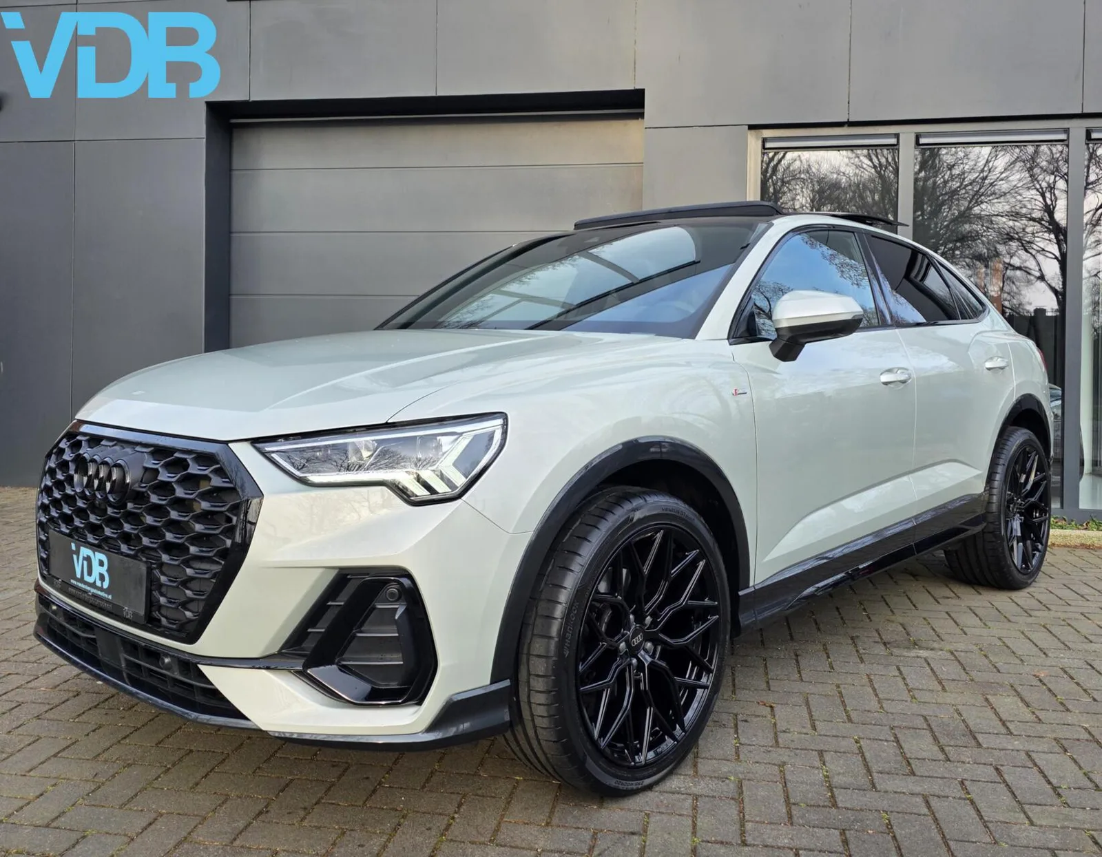 Audi Q3 Sportback (2024) — foto 1
