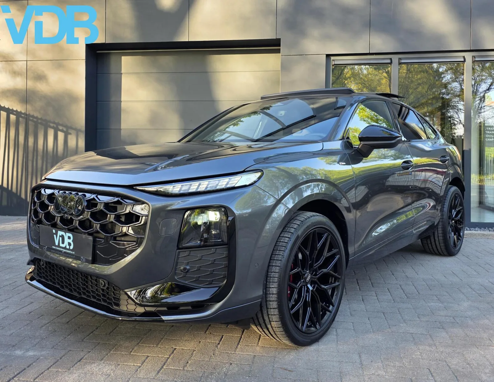 Audi Q3 Sportback (2025) — foto 1