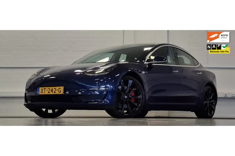 Tesla Model 3 (2019)