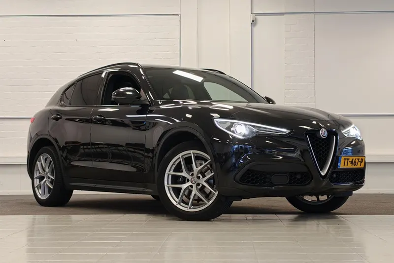 Alfa Romeo Stelvio (2018)