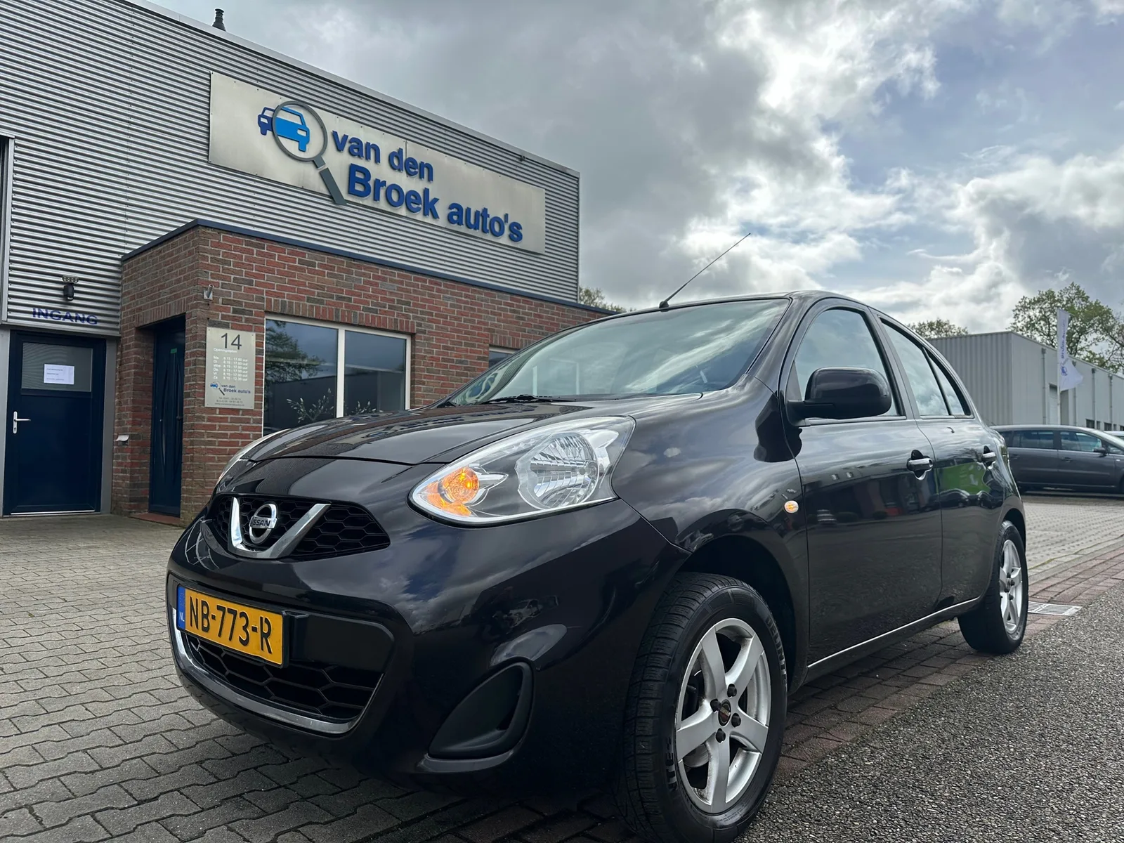 Nissan Micra (2017) — foto 1