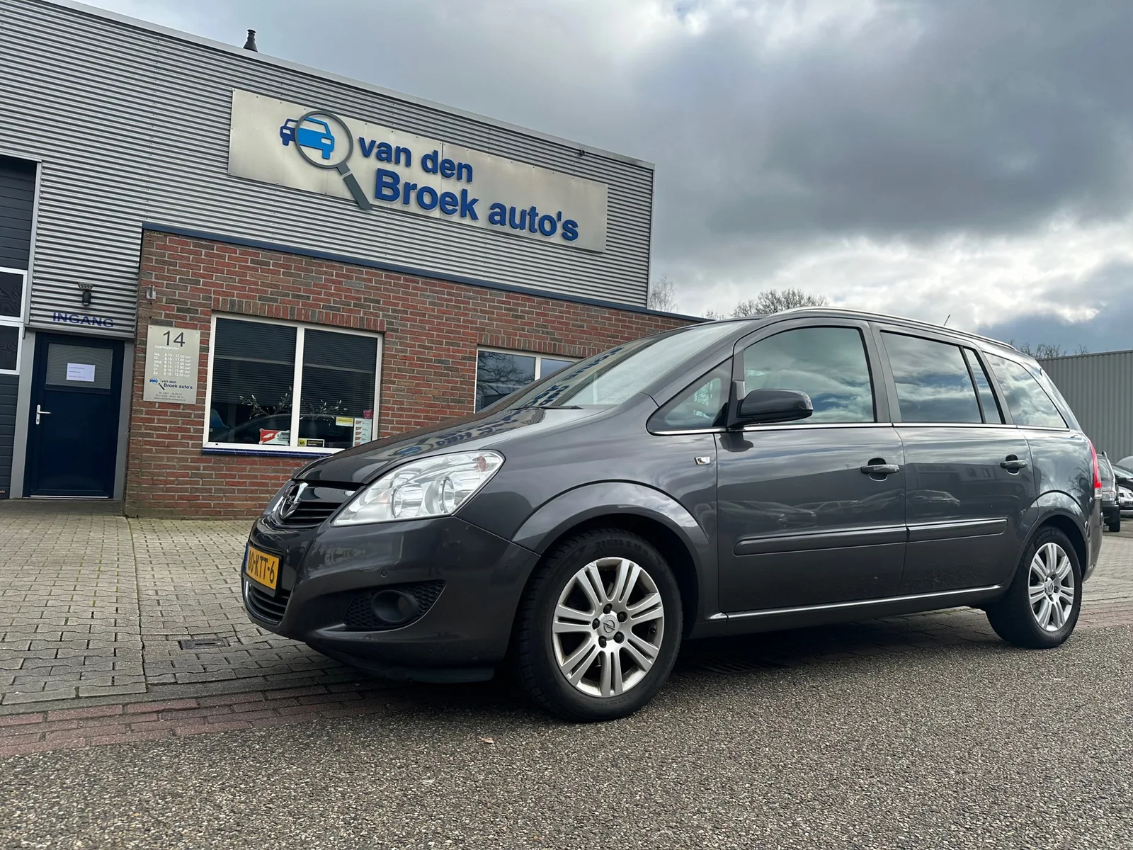 Opel Zafira (2010) — foto 1
