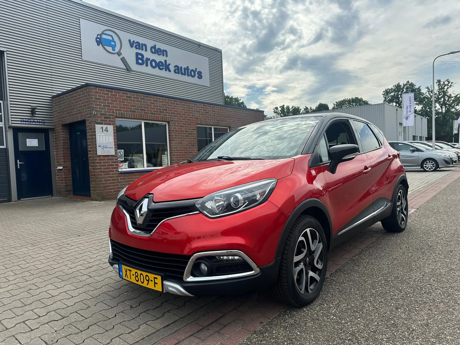 Renault Captur (2014) — foto 1
