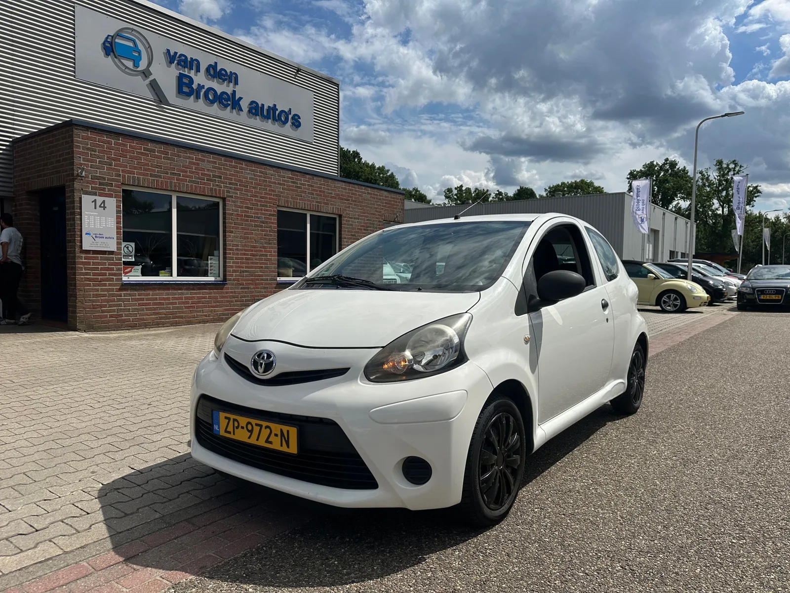 Toyota Aygo (2013) — foto 1