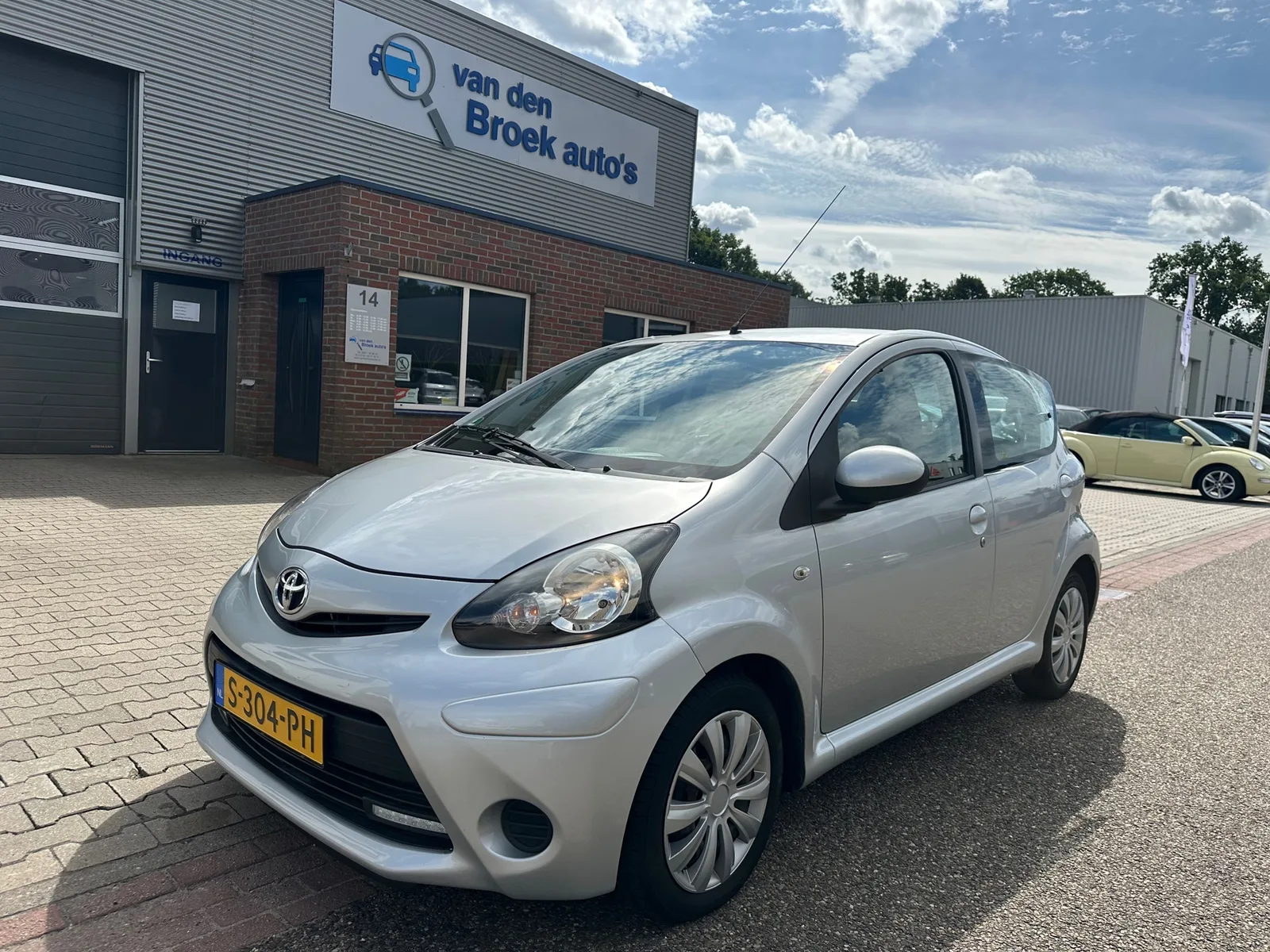 Toyota Aygo (2013) — foto 1