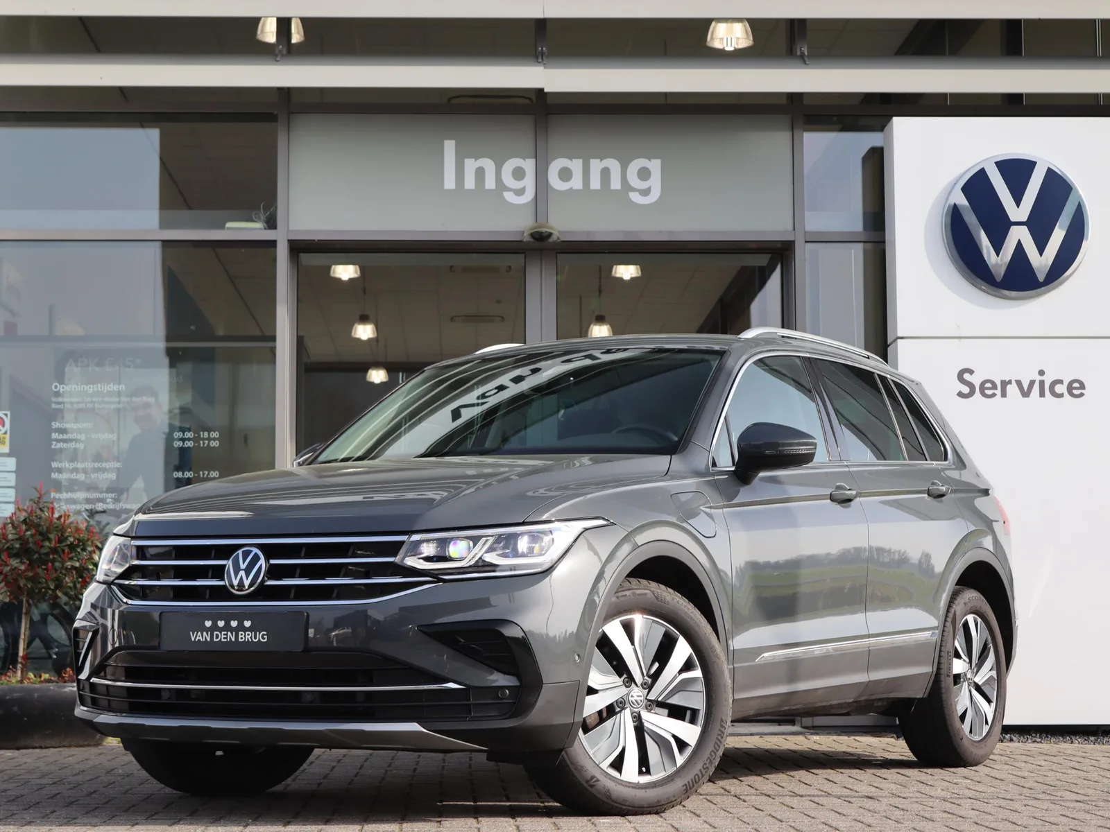 Volkswagen Tiguan (2022) — foto 1